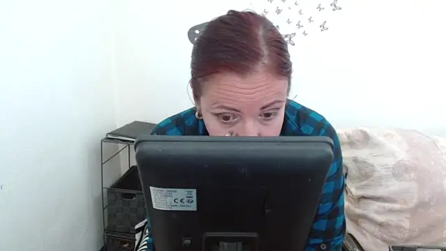 LadyHellene online show from April 23, 2026, 12:29 pm