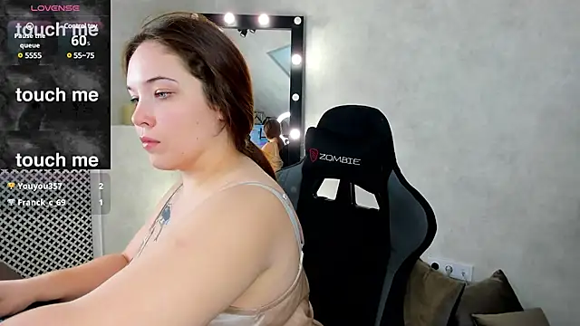 Aliisson Edwards online show from February 4, 2025, 3:33 am