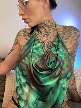 MeganWitch online show from July 5, 2026, 8:32 am