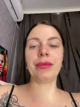 Lola Hale online show from March 19, 2026, 5:39 pm