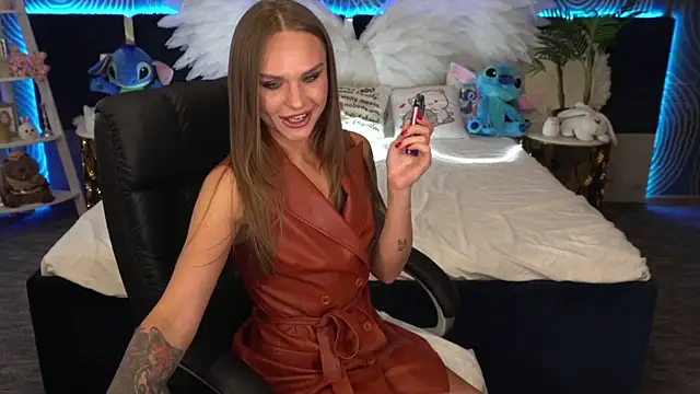 KiraGrayy online show from October 14, 2025, 1:01 pm