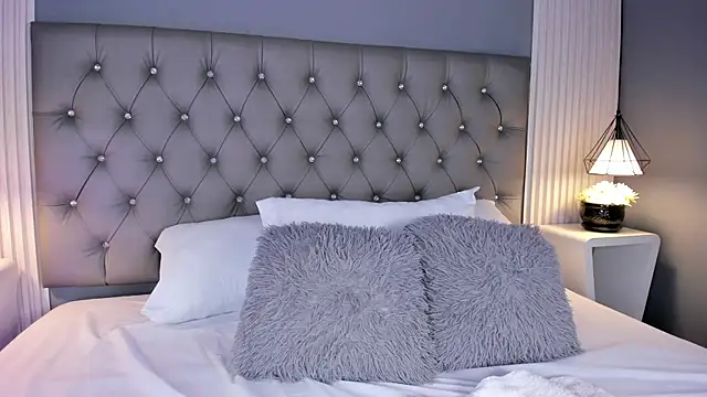 VioletthaRous online show from March 6, 2026, 10:39 pm