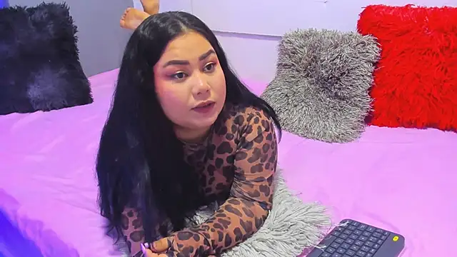 victoriajk online show from February 17, 2026, 12:45 pm