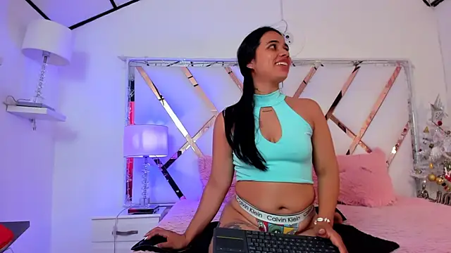 naughty  sara online show from December 30, 2024, 6:27 pm