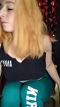 Snapshot of Sweet-SpicyOff chatting on February 17, 2025, 9:35 am Sweet-SpicyOff online show from February 17, 2025, 9:35 am