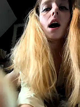 Snapshot of Sweet-SpicyOff chatting on December 15, 2025, 1:48 pm Sweet-SpicyOff online show from December 15, 2025, 1:48 pm