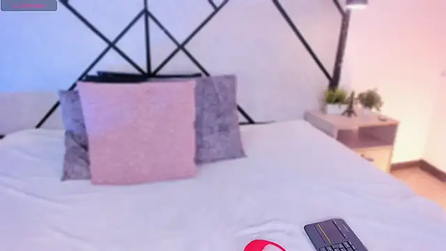 Snapshot of marie_miller_ chatting on September 25, 2025, 12:20 pm marie miller online show from September 25, 2025, 12:20 pm