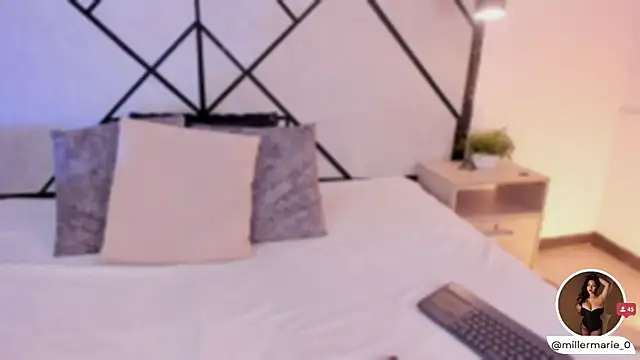 Snapshot of marie_miller_ chatting on November 4, 2025, 12:59 pm marie miller online show from November 4, 2025, 12:59 pm