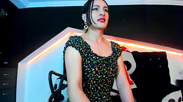 Snapshot of Coral_Gibson chatting on January 22, 2025, 6:20 pm Coral Gibson online show from January 22, 2025, 6:20 pm