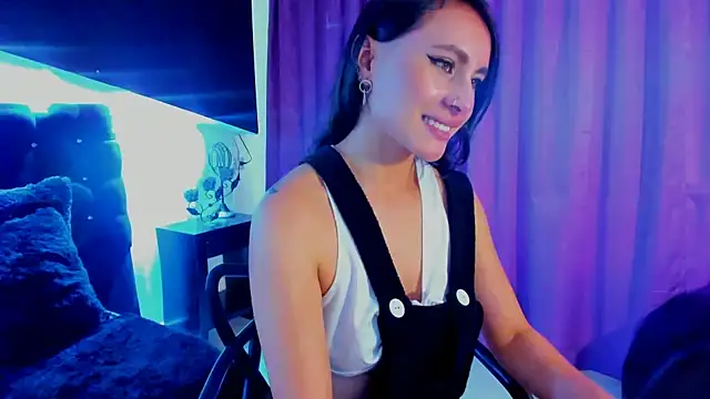 Snapshot of Coral_Gibson chatting on January 30, 2025, 6:21 pm Coral Gibson online show from January 30, 2025, 6:21 pm