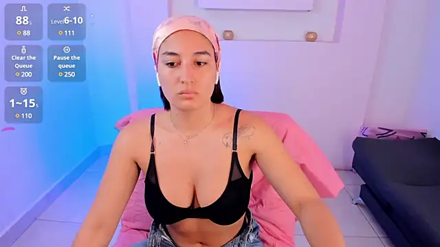 ScarlettWet9 online show from December 15, 2024, 3:45 am