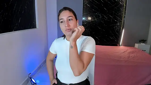 ScarlettWet9 online show from March 21, 2025, 3:55 am