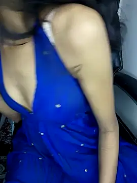 Snapshot of glam_goddess chatting on December 3, 2024, 2:58 am glam goddess online show from December 3, 2024, 2:58 am