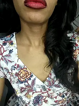 Snapshot of glam_goddess chatting on January 8, 2025, 2:25 am glam goddess online show from January 8, 2025, 2:25 am