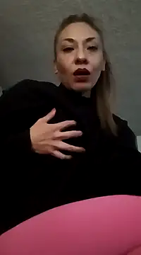 KarolinaReaper online show from January 2, 2025, 8:17 am