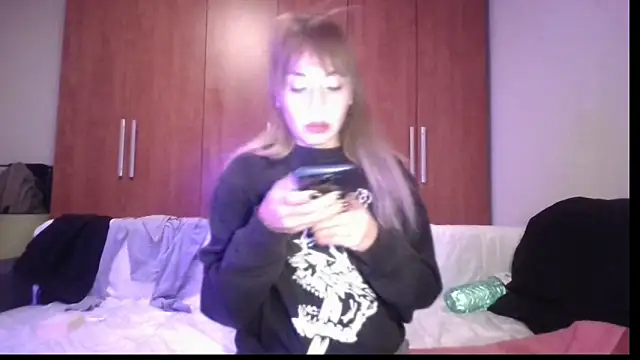 KarolinaReaper online show from November 3, 2025, 1:45 pm