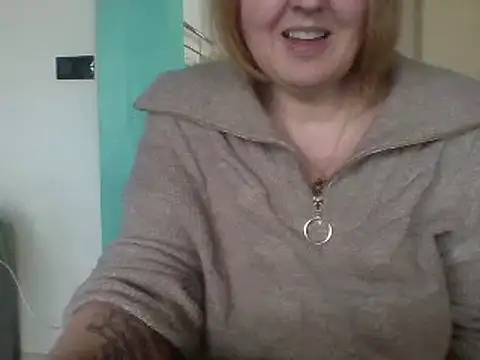 Snapshot of Sandcoq chatting on December 5, 2024, 2:00 pm Sandcoq online show from December 5, 2024, 2:00 pm