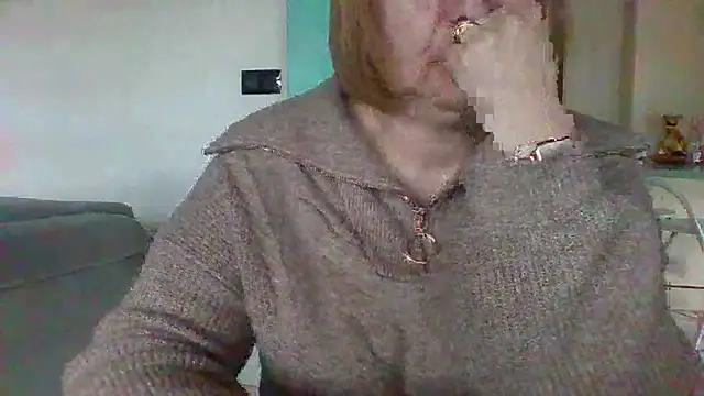 Snapshot of Sandcoq chatting on March 11, 2025, 9:24 am Sandcoq online show from March 11, 2025, 9:24 am