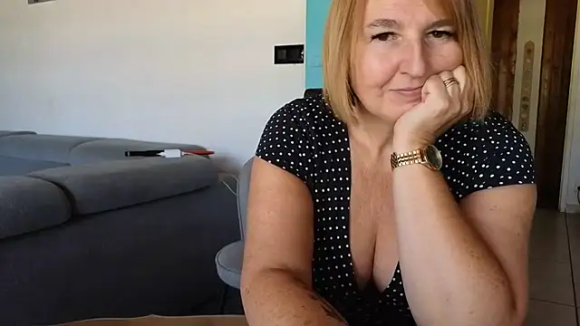 Snapshot of Sandcoq chatting on July 14, 2026, 10:21 am Sandcoq online show from July 14, 2026, 10:21 am