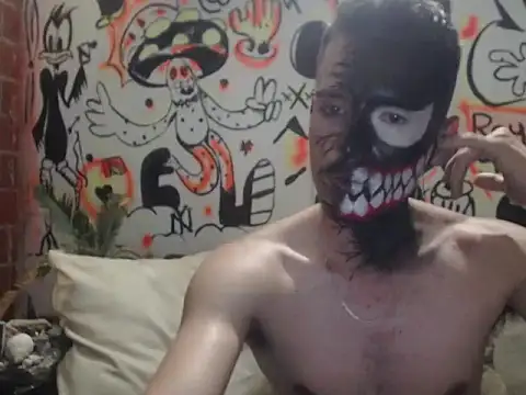 roystonee01 online show from November 1, 2025, 1:40 am