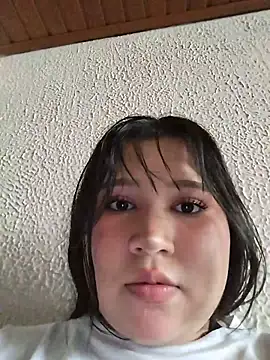 Snapshot of sharyl_24 chatting on March 6, 2026, 9:33 pm sharyl 24 online show from March 6, 2026, 9:33 pm