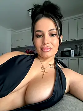 melissablack online show from September 30, 2025, 7:35 am