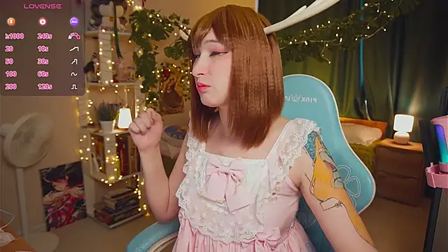 koshkasenpai online show from March 11, 2025, 2:10 am