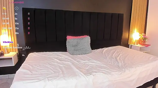 sweetsofia18 online show from September 9, 2025, 10:59 am