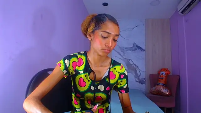 Charlotte Love10 online show from February 5, 2025, 3:09 pm