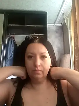 Veronica-Celie online show from November 24, 2025, 7:30 am