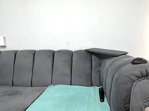 Pearl 00 online show from March 20, 2026, 9:25 am