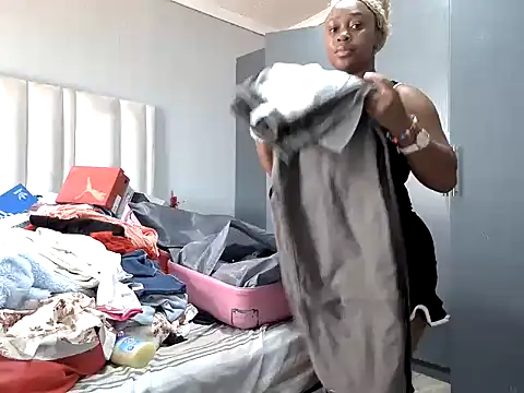 Pearl 00 online show from April 5, 2026, 12:57 pm