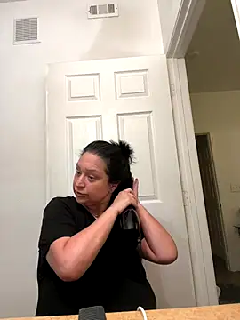 AlyssiaAmoreXO online show from October 7, 2025, 6:38 pm