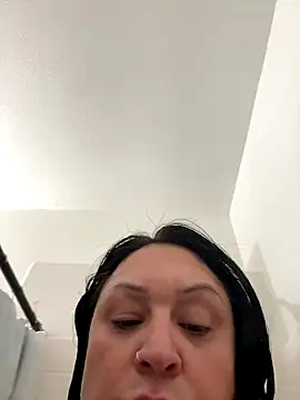 AlyssiaAmoreXO online show from October 18, 2025, 9:26 pm