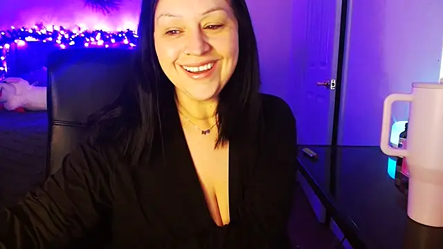 AlyssiaAmoreXO online show from March 9, 2026, 2:43 pm