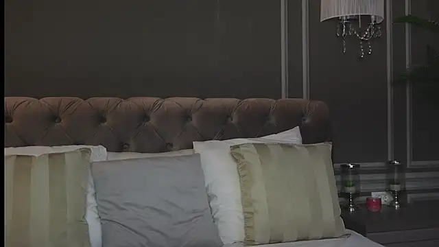 AnnieStylesx online show from October 15, 2025, 3:17 am