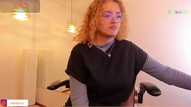 Missbrave1 online show from February 21, 2025, 9:11 pm