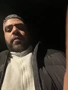 Dikkiduohottt online show from January 18, 2026, 4:49 am