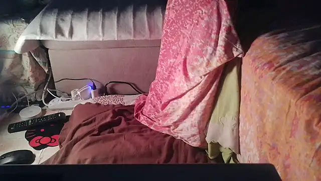 VeneRed online show from February 27, 2025, 8:31 pm