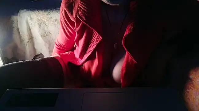 VeneRed online show from March 10, 2025, 5:29 pm