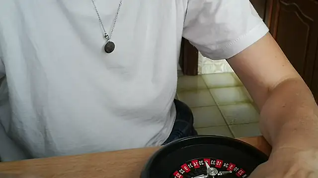 VeneRed online show from October 29, 2025, 9:00 am