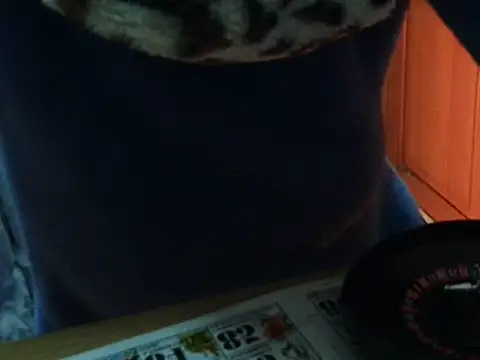 VeneRed online show from November 16, 2025, 5:02 am