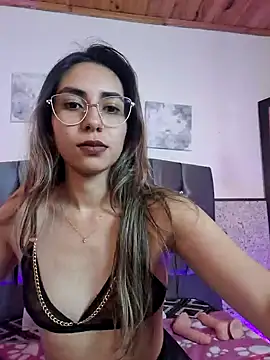 Scarlett Khan online show from December 31, 2024, 1:19 pm