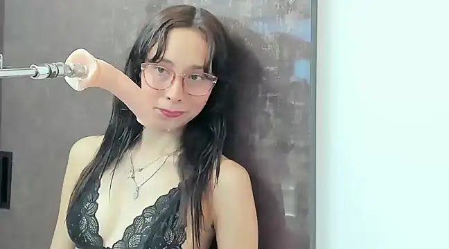 doll bella  online show from January 14, 2025, 7:53 pm