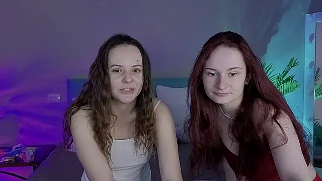 L1ittle kitty  online show from May 15, 2026, 5:36 am