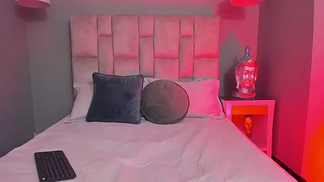 Lucy Williiams online show from February 20, 2026, 7:36 pm