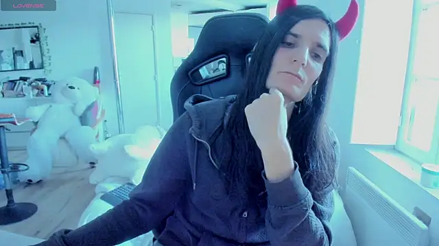 CeriseLapine online show from March 15, 2025, 5:04 pm