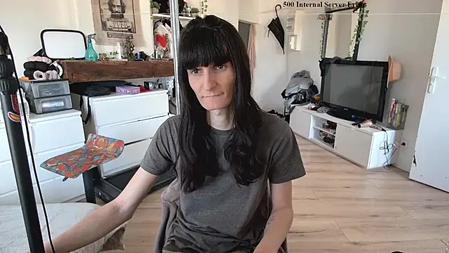 CeriseLapine online show from December 5, 2025, 1:42 pm