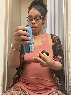Snapshot of Princess_Desirae chatting on May 16, 2026, 8:00 am Princess Desirae online show from May 16, 2026, 8:00 am