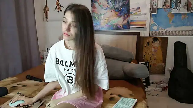 Snapshot of Iren chatting on February 22, 2025, 10:09 pm Iren online show from February 22, 2025, 10:09 pm